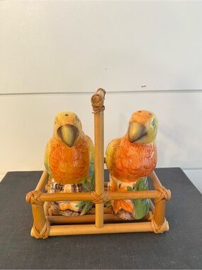 Vintage Ceramic Parrot Salt & Pepper Shakers Bamboo Holder Kitchy Retro Kitchen